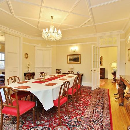 Elegant 3-Bedroom Ramsay Garden Apartment In Edinburgh City Centre Extérieur photo