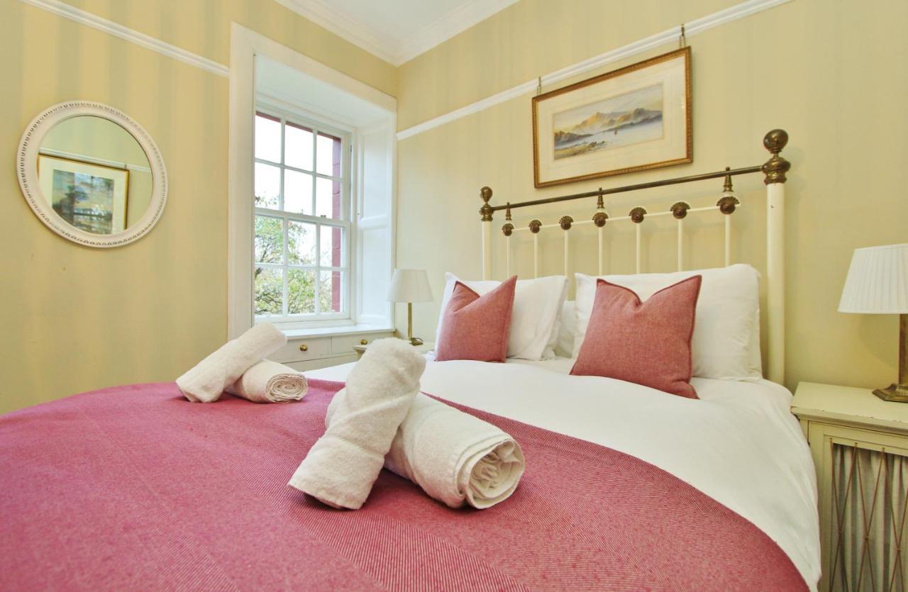 Elegant 3-Bedroom Ramsay Garden Apartment In Edinburgh City Centre Extérieur photo