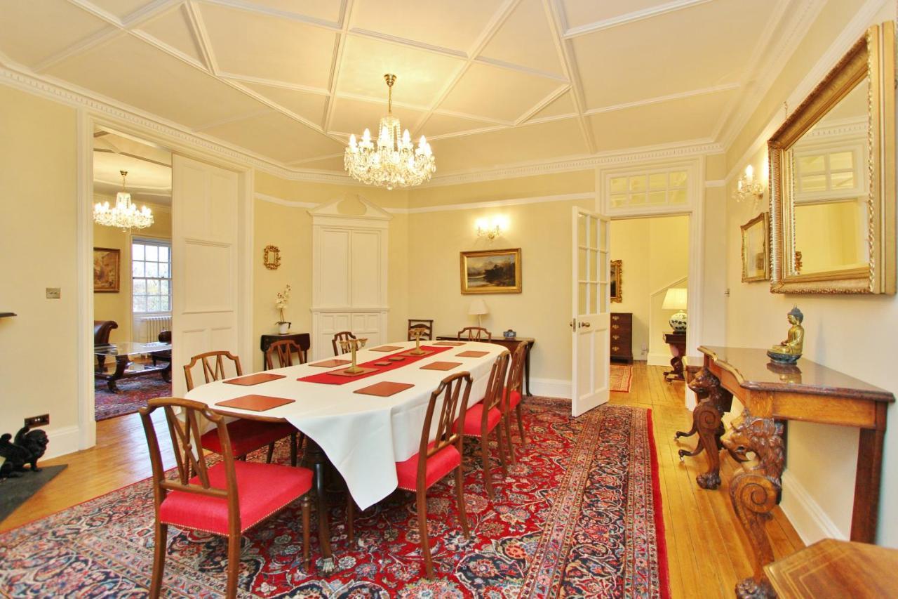 Elegant 3-Bedroom Ramsay Garden Apartment In Edinburgh City Centre Extérieur photo