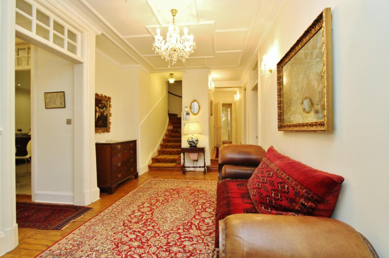 Elegant 3-Bedroom Ramsay Garden Apartment In Edinburgh City Centre Extérieur photo