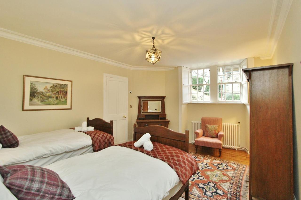 Elegant 3-Bedroom Ramsay Garden Apartment In Edinburgh City Centre Extérieur photo